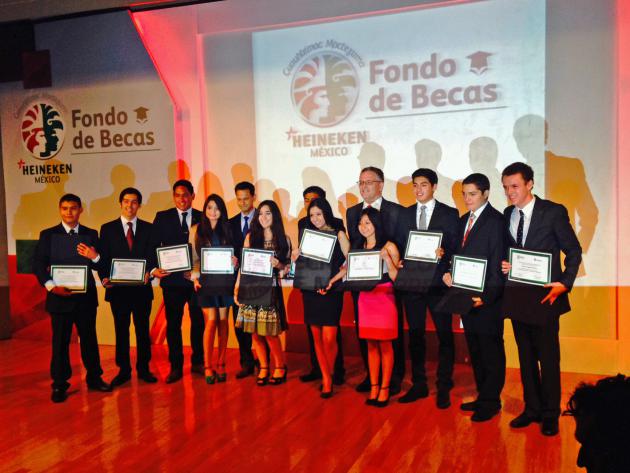 Becas de Cuauhtémoc Moctezuma costean estudios a doce mexicanos