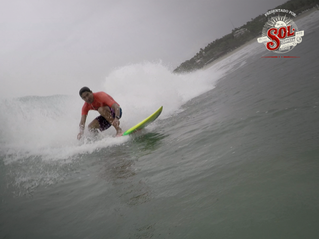 Celestino Rodríguez: héroe local que cambió las paletas por el surf